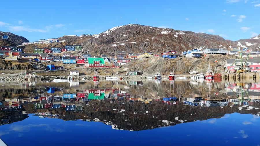 Qaqortoq qatsoruloorluni, avatinnguaninngaaniit.