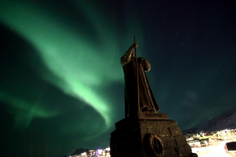 Nordlys over Hans Egede i Nuuk