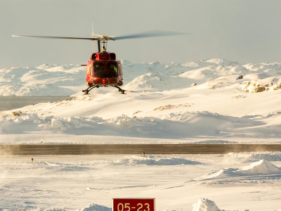 Bell 212 i hover