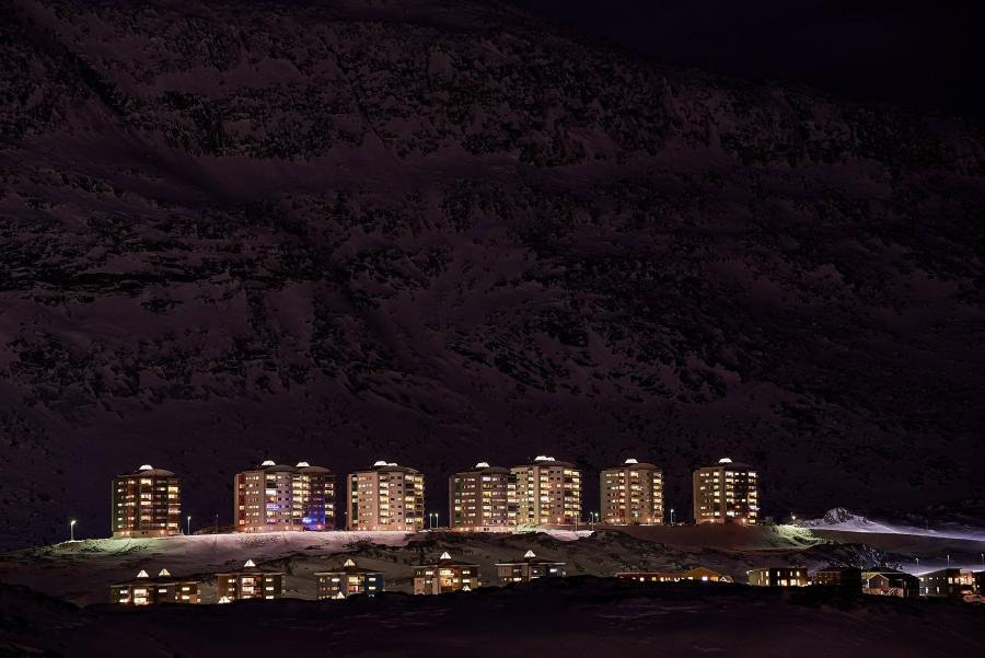 Suloraq by night