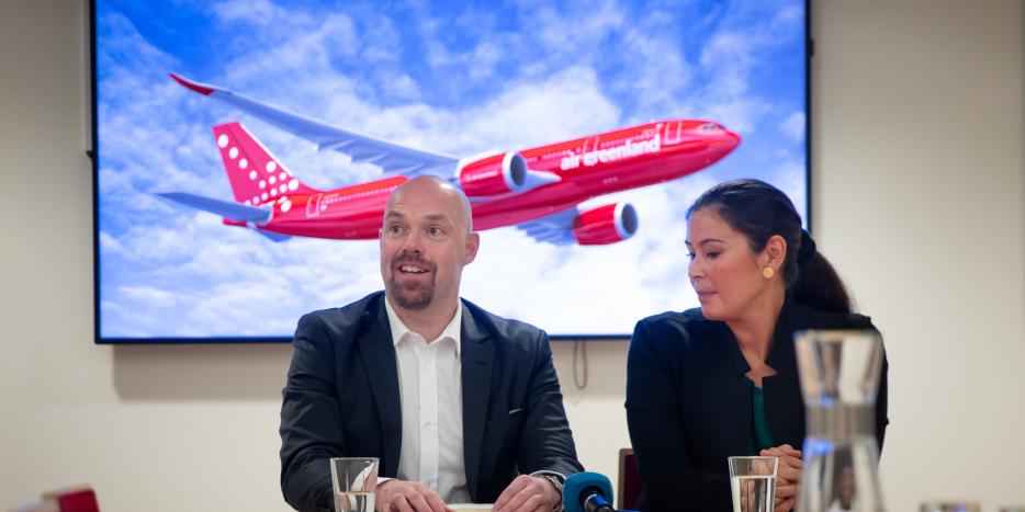 Administrerende direktør i Air Greenland Jacob Nitter Sørensen og bestyrelesformand Bodil Marie Damgaard