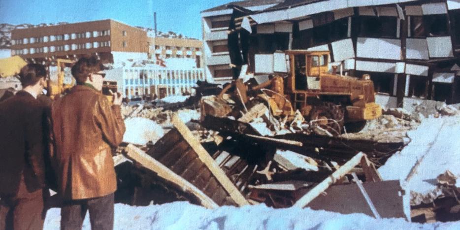 Gaseksplosion i blok fem 14. marts 1970. Foto udlånt af Nuuk Lokalmuseum